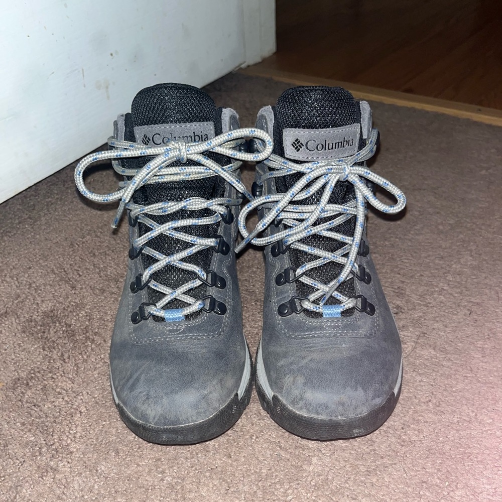 Champion hiking boots. Size 6.5 great condition.